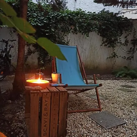 Volksgarten Mit Innenhof Apartment *