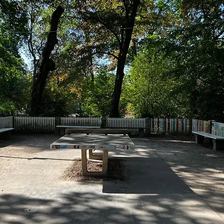 Volksgarten Mit Innenhof Apartment *