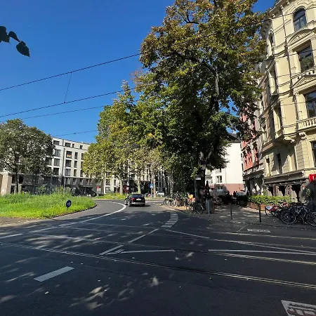 Volksgarten Mit Innenhof Apartment