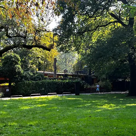 Volksgarten Mit Innenhof Apartment *