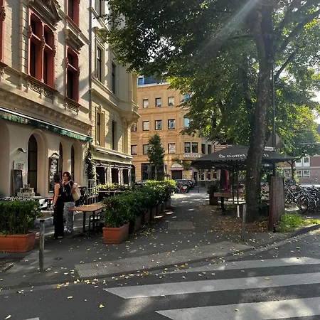 Volksgarten Mit Innenhof Cologne